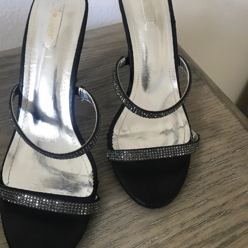 heels size 8.5/ 39 europe